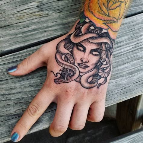 Qué significa el tatuaje de medusa.